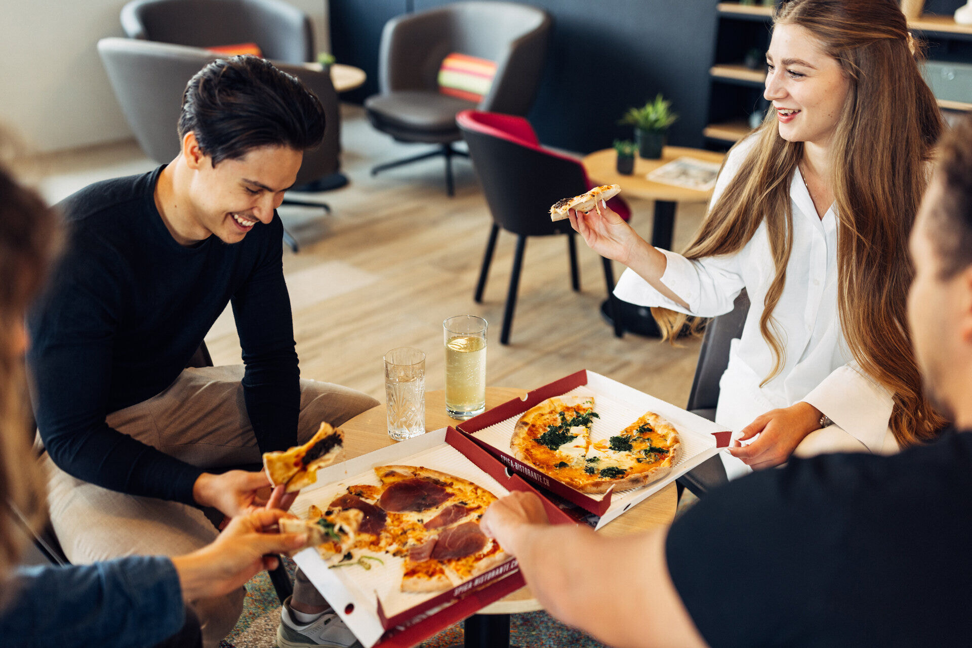 harryshome_limmattal_23_danielzangerl-_275