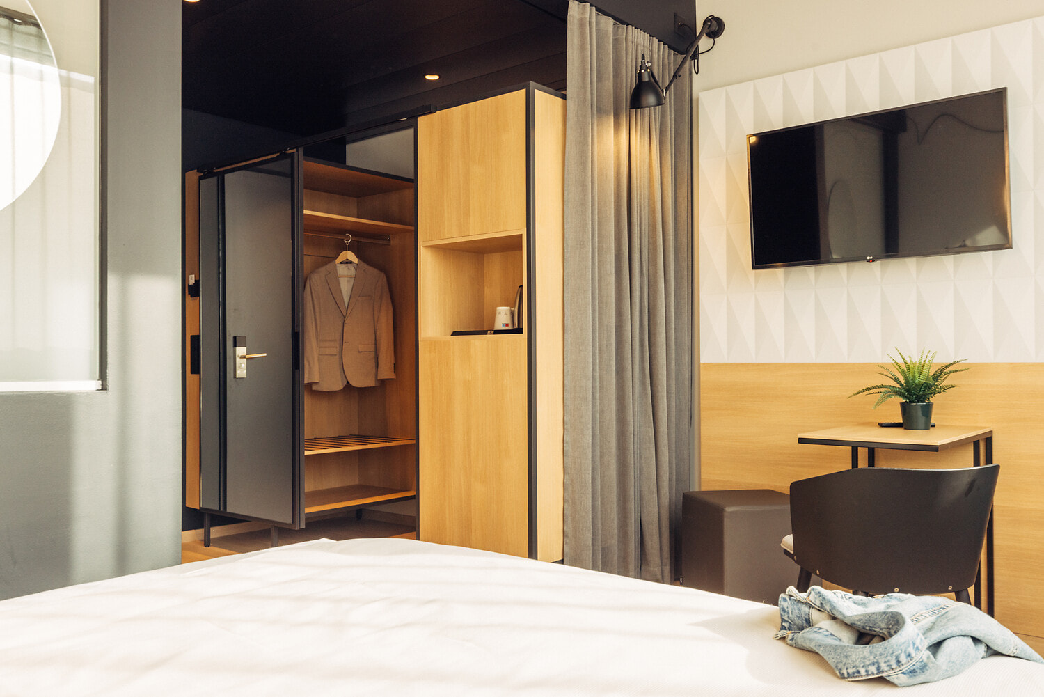 harry's Shop & Sleep